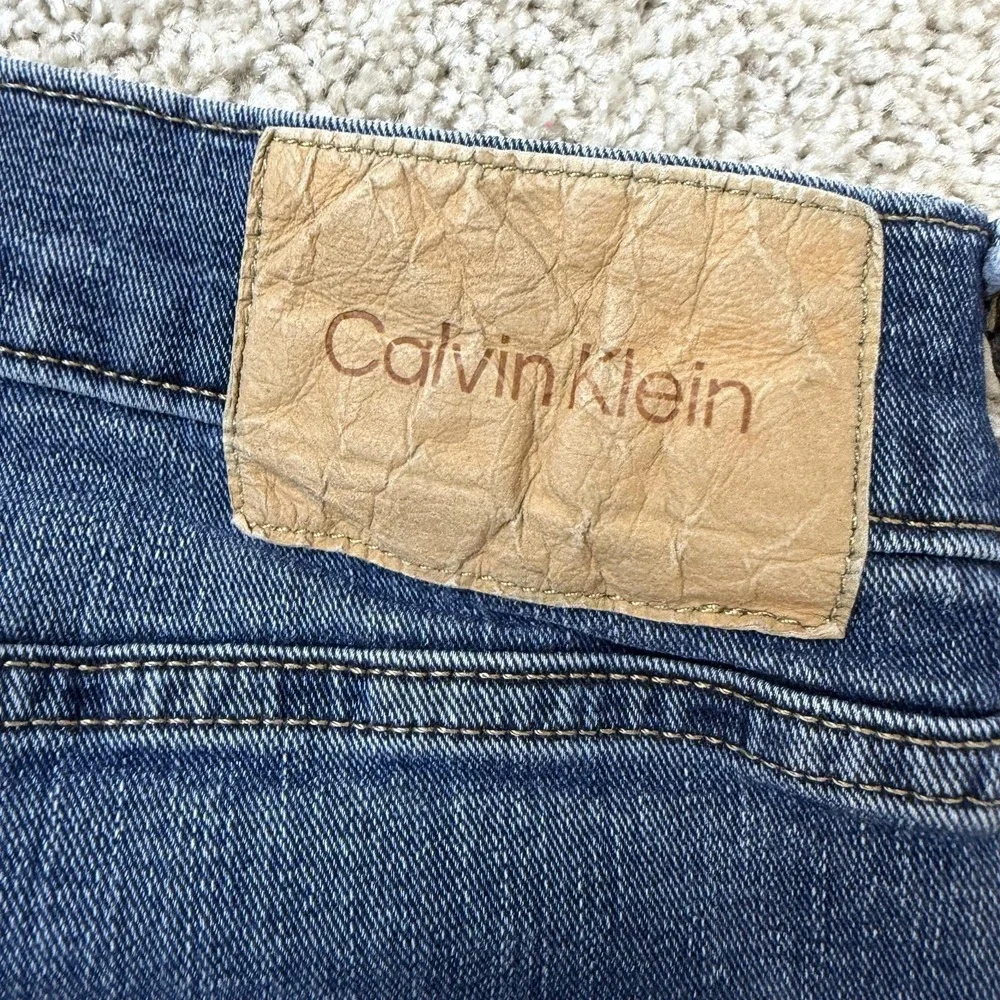 Calvin Klein Jeans Mens 33x28 Medium Wash Blue Denim Regular Straight Stretch